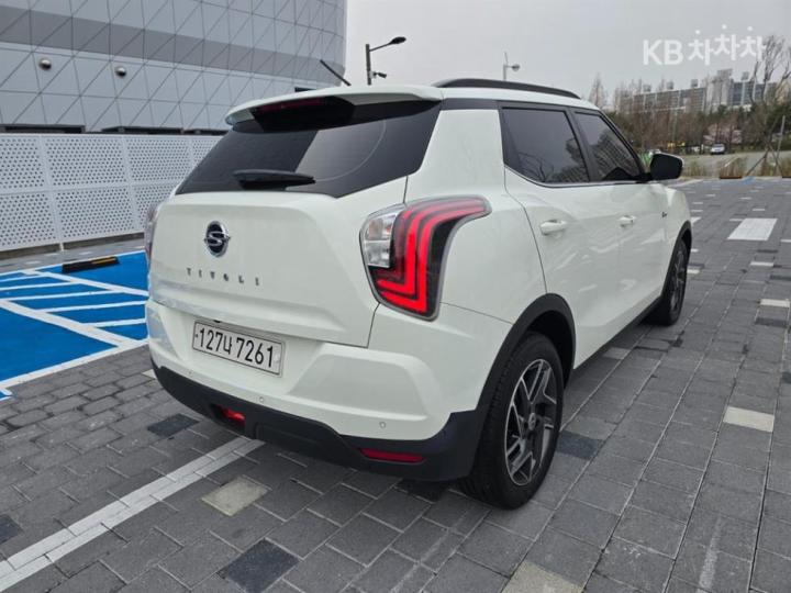 KG Mobility (Ssangyong) Tivoli Gasoline V3 2WD Base Type 5