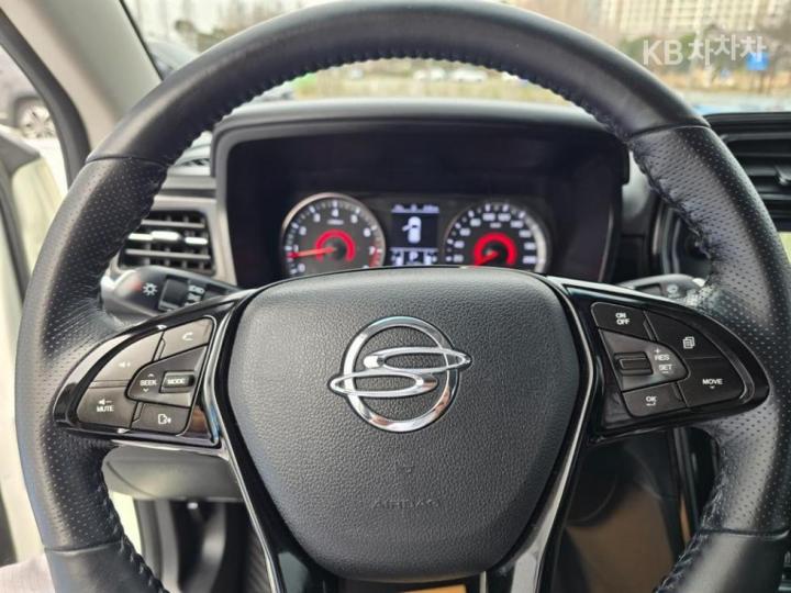 KG Mobility (Ssangyong) Tivoli Gasoline V3 2WD Base Type 10