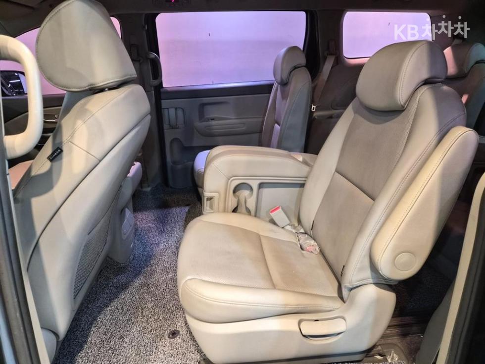 2016 - kia carnival