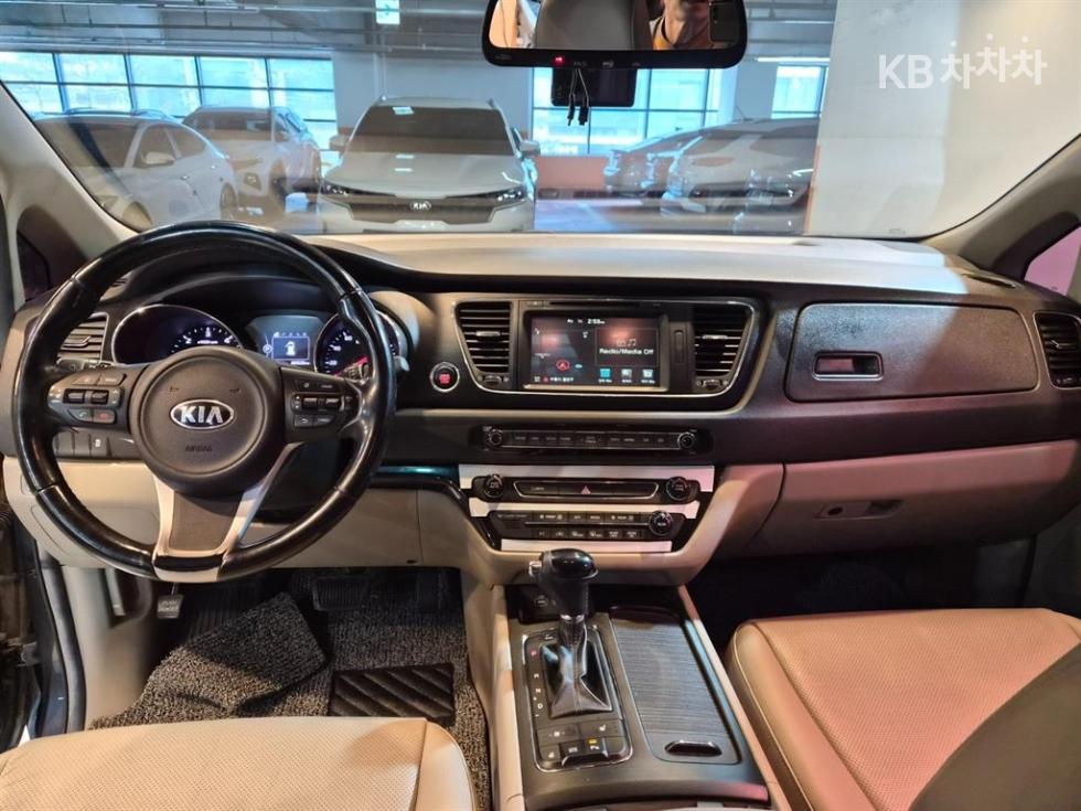 2016 - kia carnival