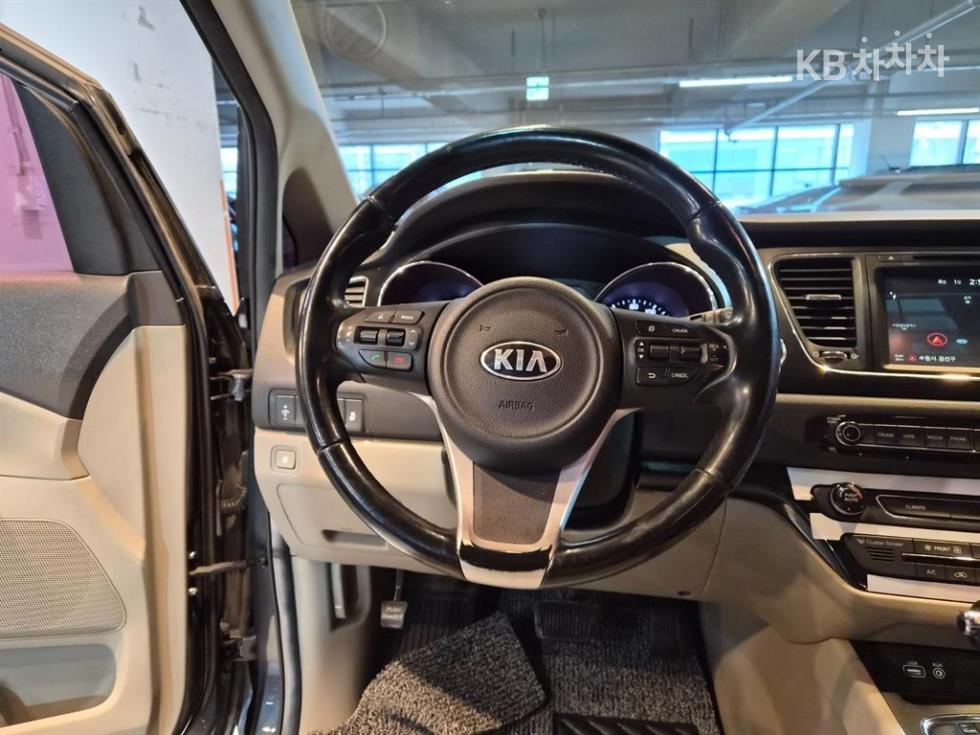 2016 - kia carnival