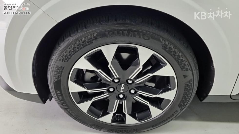 2023 - kia carnival