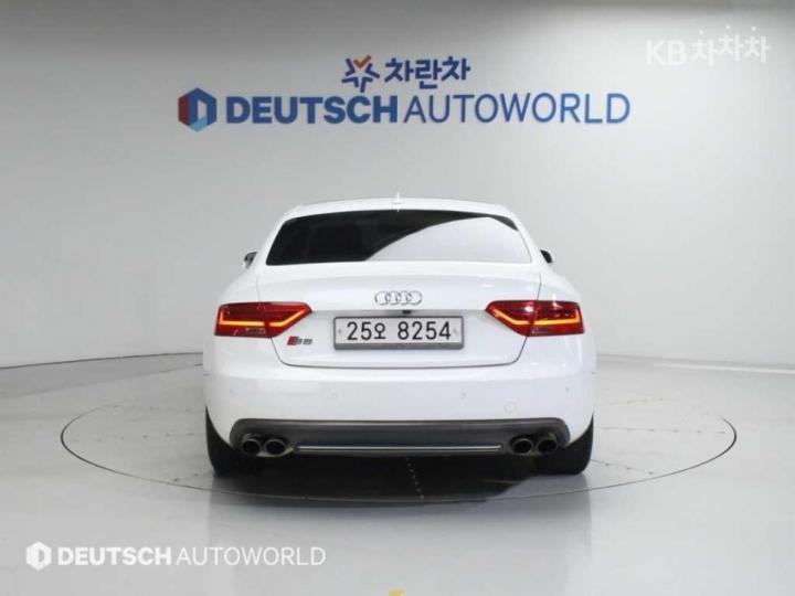 Audi A5 NEW 2.0 TFSI Quattro 5