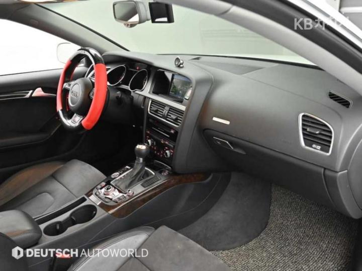 Audi A5 NEW 2.0 TFSI Quattro 8