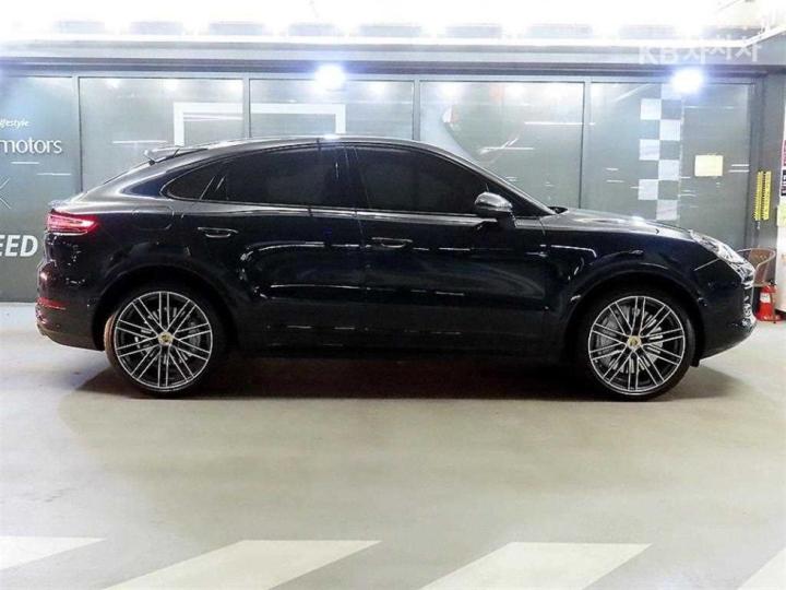Porsche Cayenne 9Y0 4.0 Turbo Coupe Base Type 4