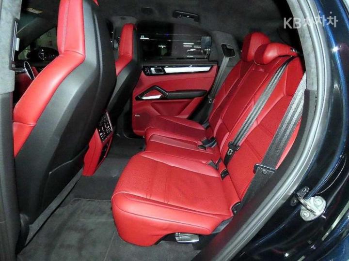 Porsche Cayenne 9Y0 4.0 Turbo Coupe Base Type 8