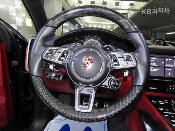 Porsche Cayenne 9Y0 4.0 Turbo Coupe Base Type 9