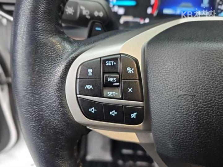 Ford Explorer Gasoline Turbo 2.3 AWD Limited 9