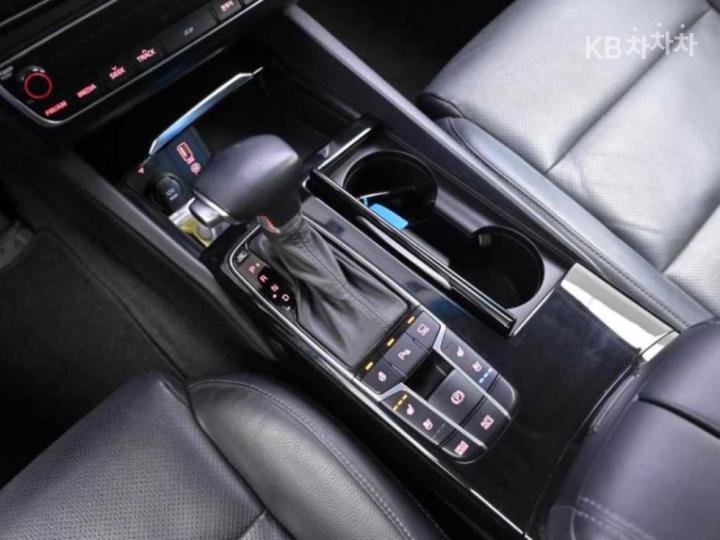 Kia K7 3.3 GDI Noblesse 10