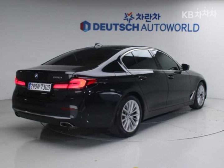 BMW 5 Series G30 520i Luxury 3