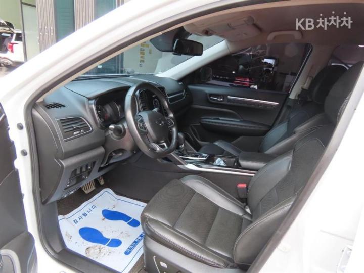 Renault QM6 2.0 LPe 2WD RE Signature 8