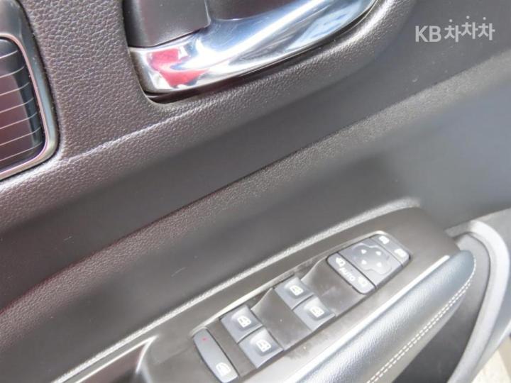 Renault QM6 2.0 LPe 2WD RE Signature 10