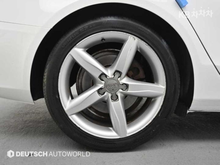 Audi A4 NEW 2.0 TFSI Quattro B8 6