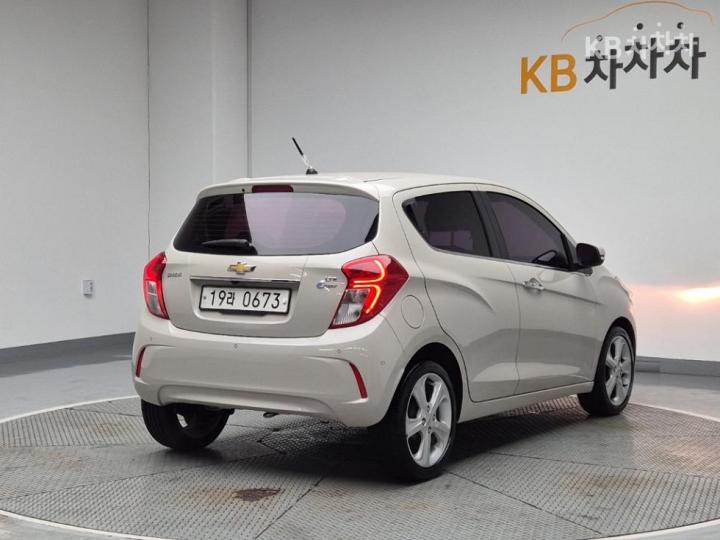 Chevrolet Spark The Next LTZ 4