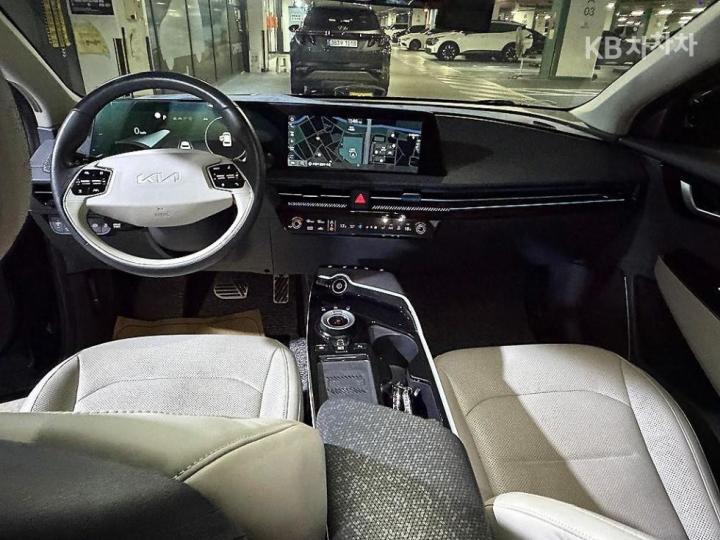 Kia EV6 Standard 2WD Earth 7