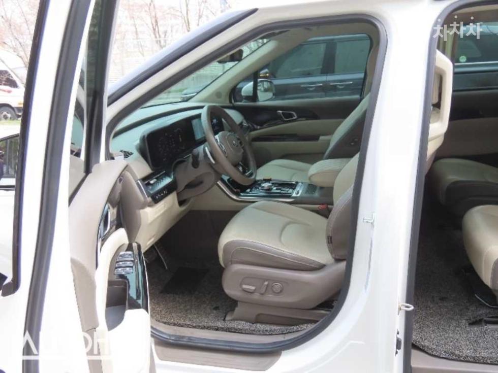 2021 - kia carnival