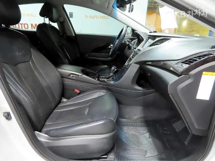 Hyundai Grandeur Hybrid Premium 9