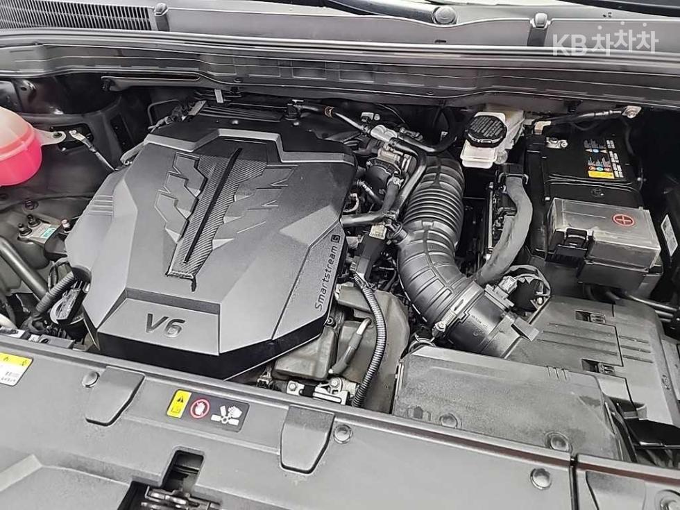 2023 Kia 4 photo