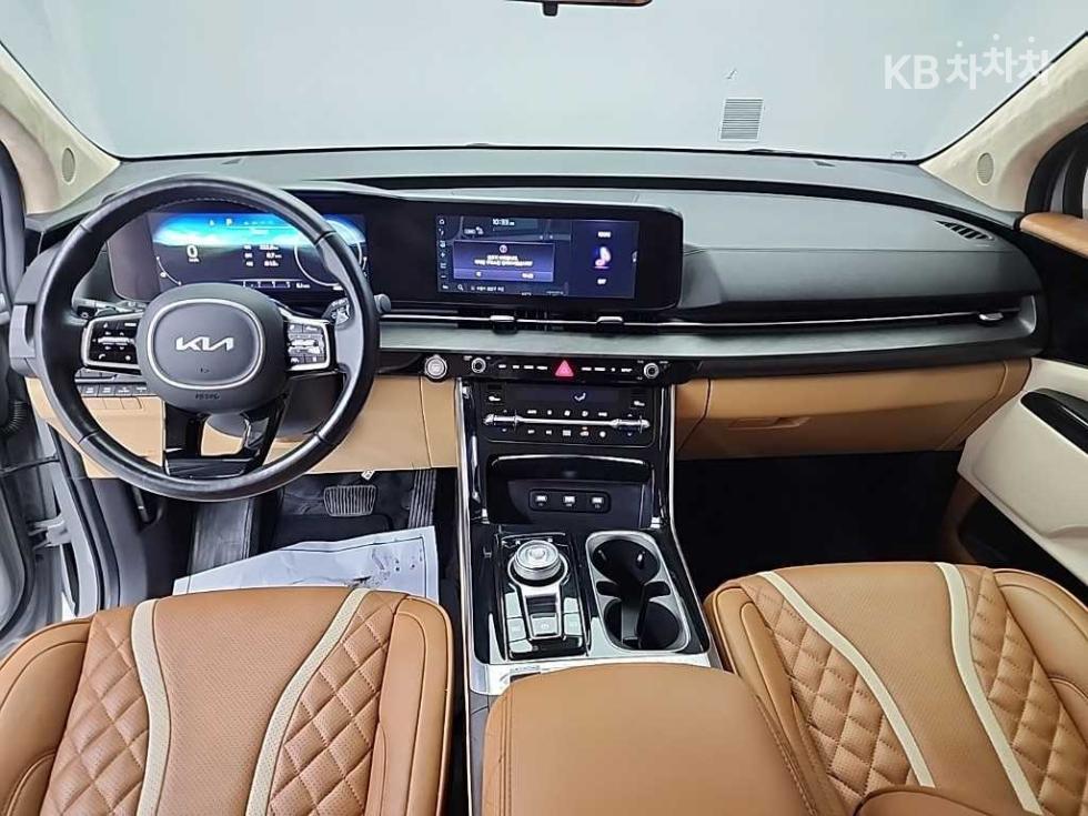 2023 Kia 4 photo