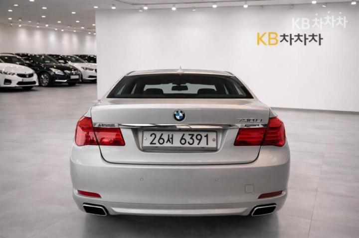 BMW 7 Series New 750Li Base Type 5