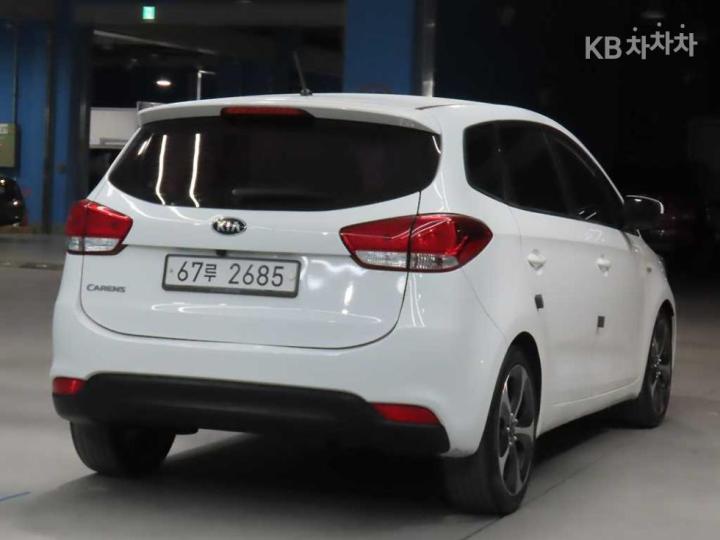 Kia Carens 2.0 LPi Luxury 5