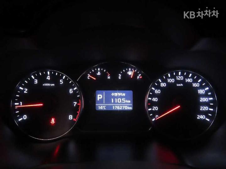 Kia Carens 2.0 LPi Luxury 10