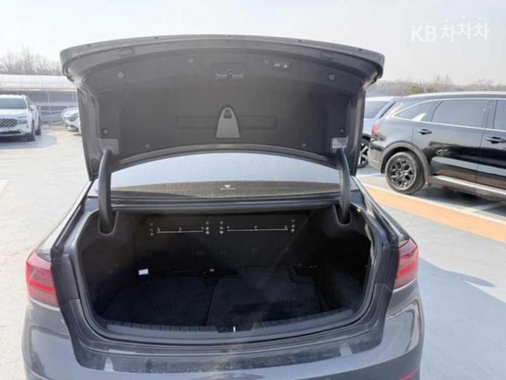 Kia K7 Premier Hybrid 2.4 HEV Noblesse 4