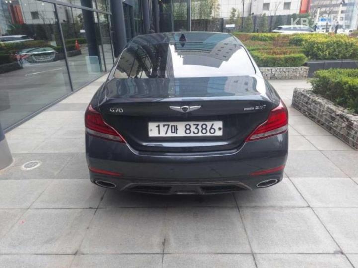Genesis G70 2.0T AWD Sport Package 6