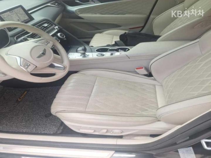 Genesis G70 2.0T AWD Sport Package 10