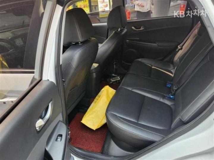 Hyundai Kona 1.6 Turbo Modern Choice 8