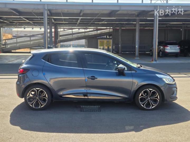 Renault Clio 1.5dci Intense Panoramic 6