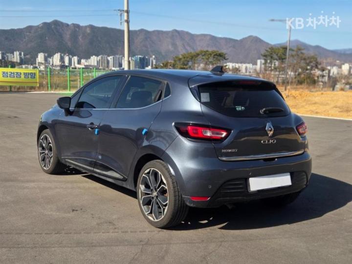 Renault Clio 1.5dci Intense Panoramic 8