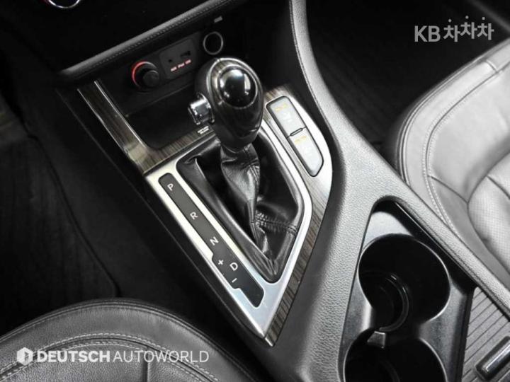 Kia K5 2.0 LPI Luxury 10