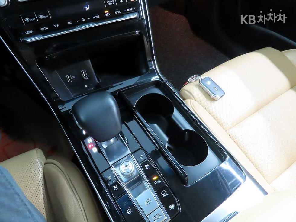 2020 - kia k7