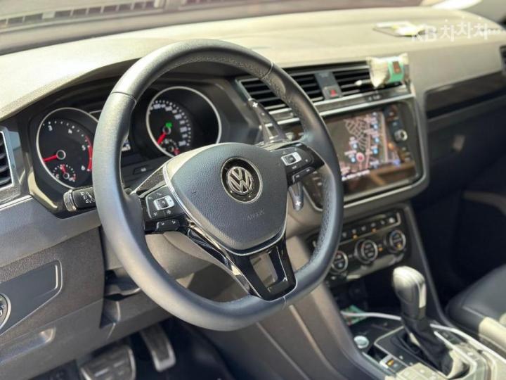 Volkswagen Tiguan 2.0 TDI Premium 6