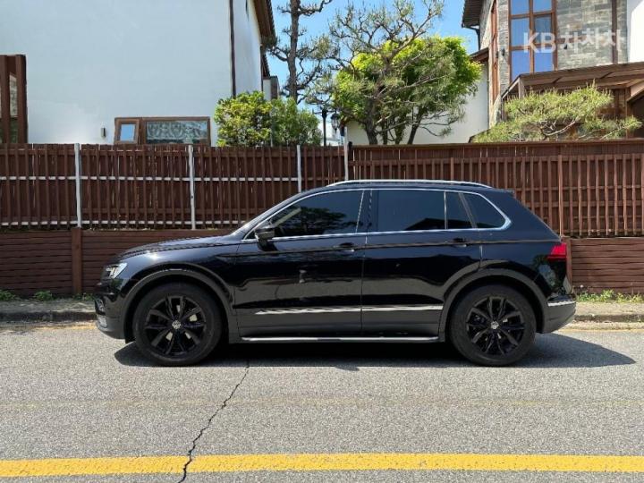 Volkswagen Tiguan 2.0 TDI Premium 9