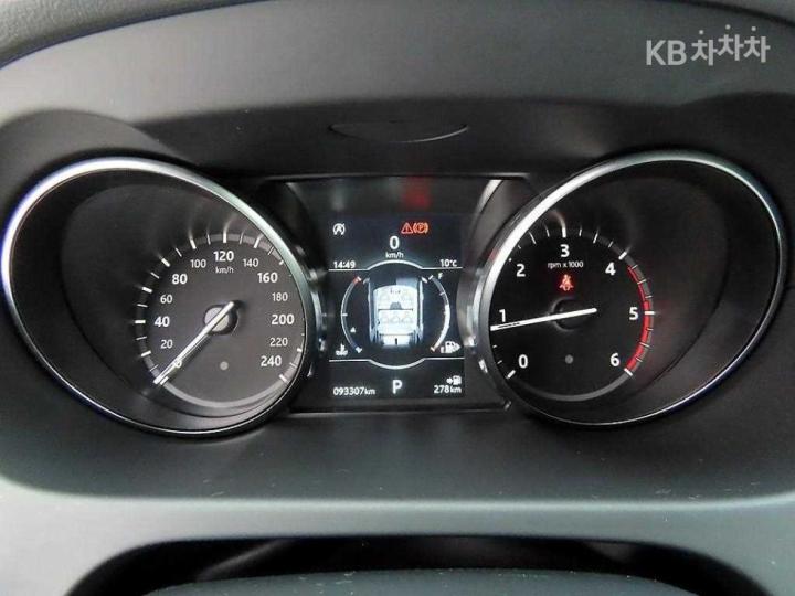 Land Rover Discovery Sport 2.0 TD4 SE 10