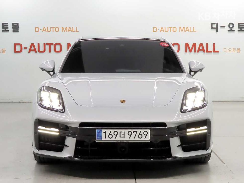 2025 - porsche panamera