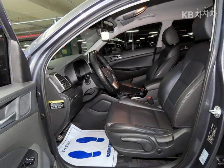 Hyundai Tucson Diesel e-VGT R 1.6 2WD Modern 7