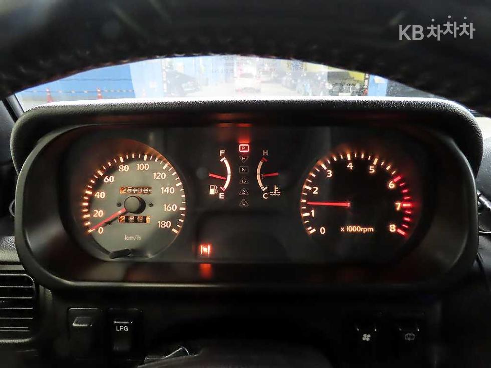 Hyundai Galloper — miniaturë 8