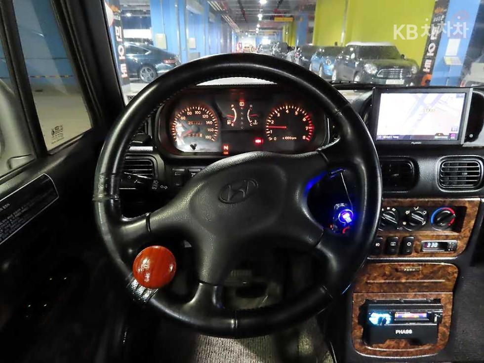 Hyundai Galloper — miniaturë 9