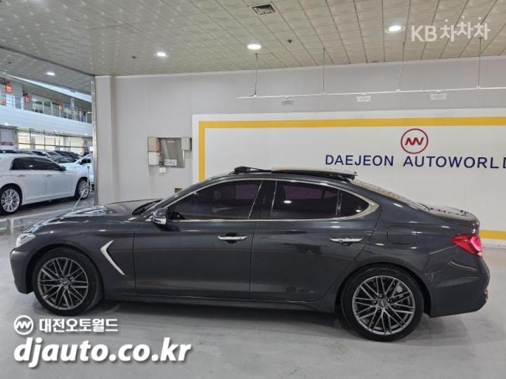 Genesis G70 2.0T AWD Supreme 5