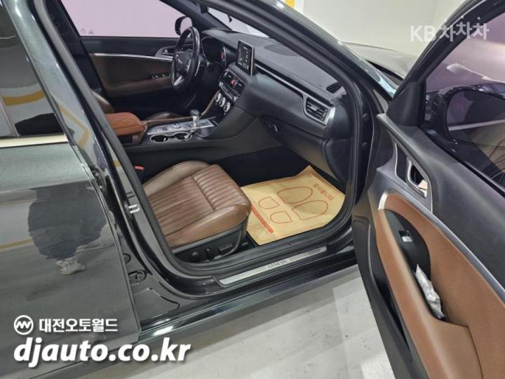 Genesis G70 2.0T AWD Supreme 10