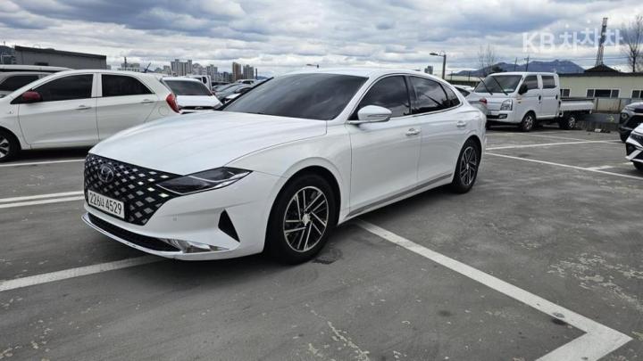 Hyundai Grandeur LPi 3.0 Premium 2