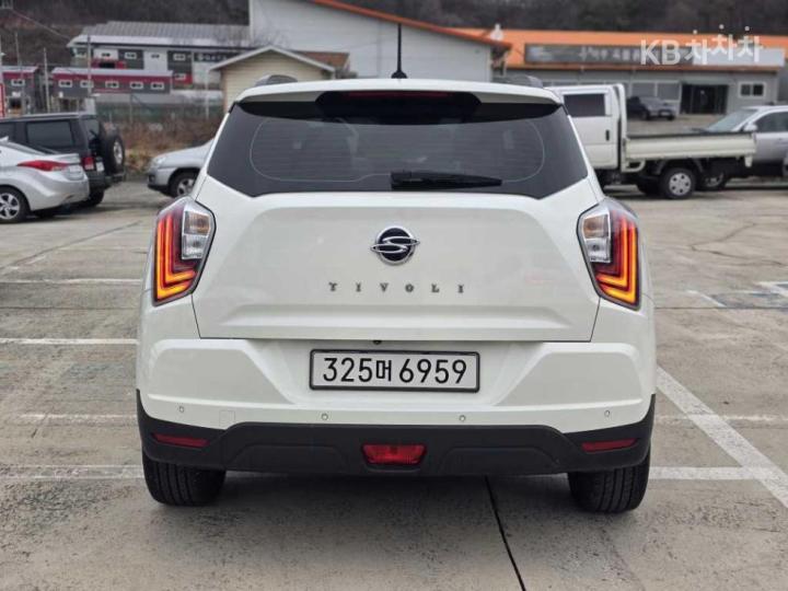 KG Mobility (Ssangyong) Tivoli Gasoline V3 2WD Base Type 6