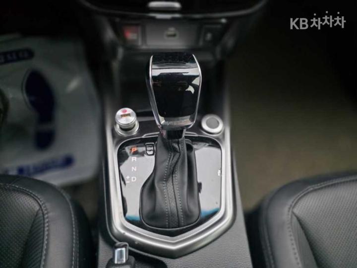 KG Mobility (Ssangyong) Tivoli Gasoline V3 2WD Base Type 10