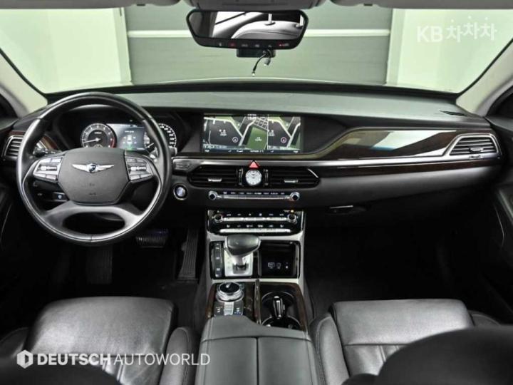 Genesis EQ900 3.8 GDI Luxury 8