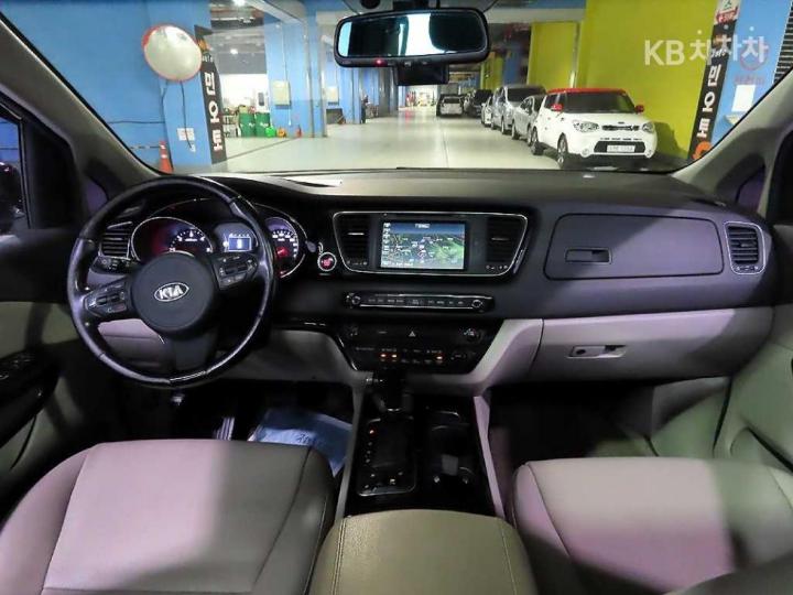 Kia Carnival 2.2 Diesel Prestige 10