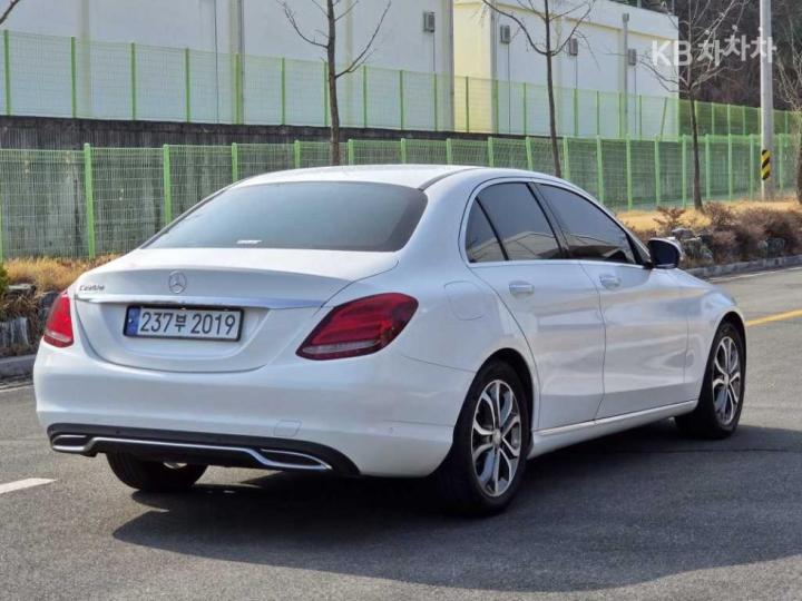 Mercedes-Benz C-Class C220d Avantgarde W205 5