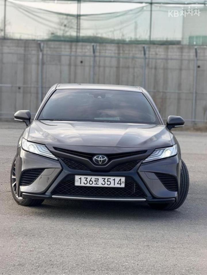 Toyota Camry XV70 2.5 Base Type 2